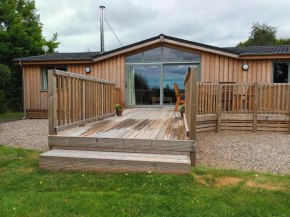 Birch Lodge, Pitlandie - Luxury 2 Bedroom Lodge with Sauna